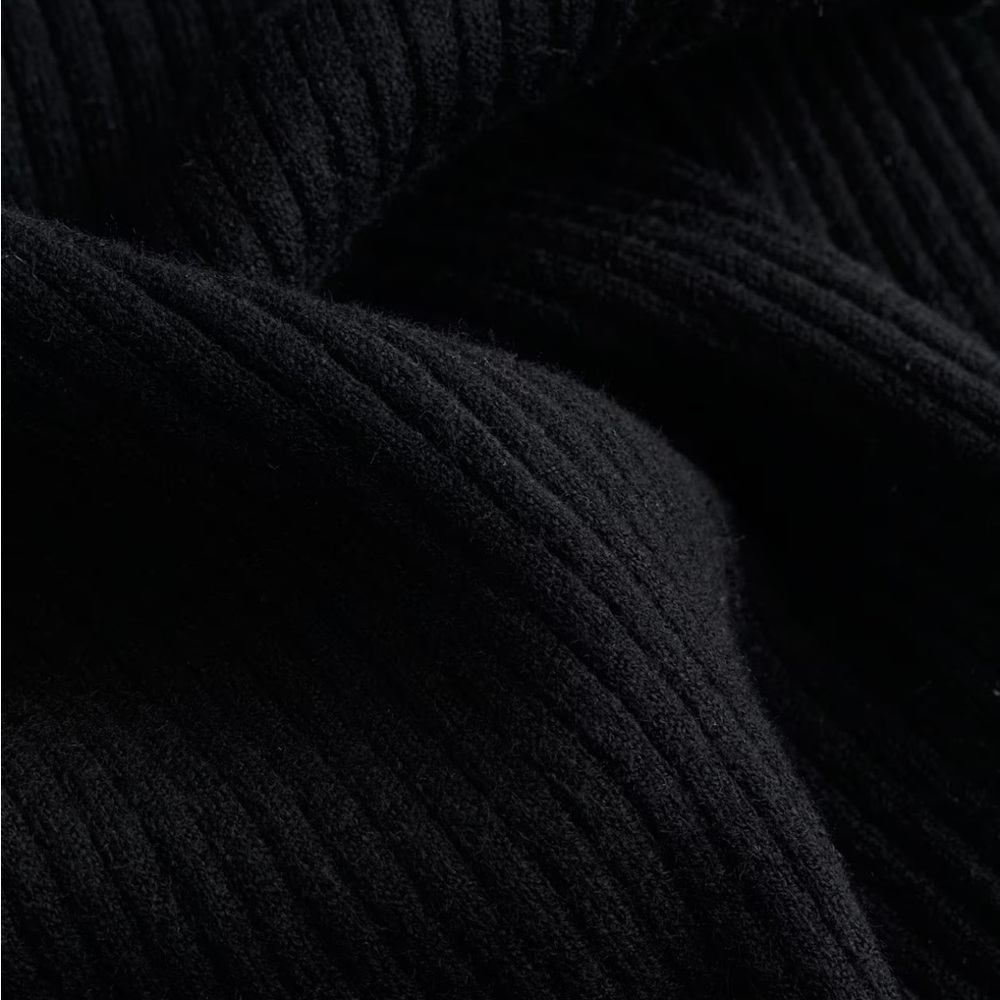 NWOT Off-Shoulder Ribbed Top - Picture 3 of 5